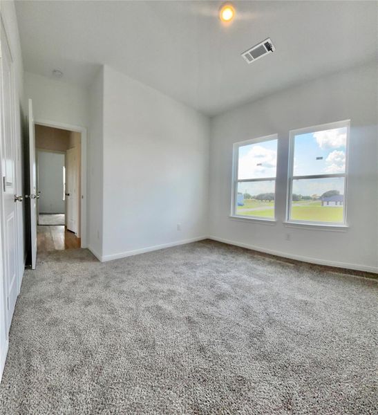 Spacious, unfurnished interior of a new home in , Palacios (Image 20).