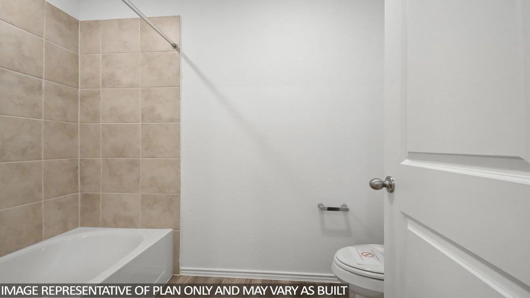 Representative furnished interior of a home built from the Renae by D.R. Horton in Venetian Pines, Conroe (Image 10). Representative furnished interior of a home built from the Renae by D.R. Horton in Venetian Pines, Conroe (Image 10).