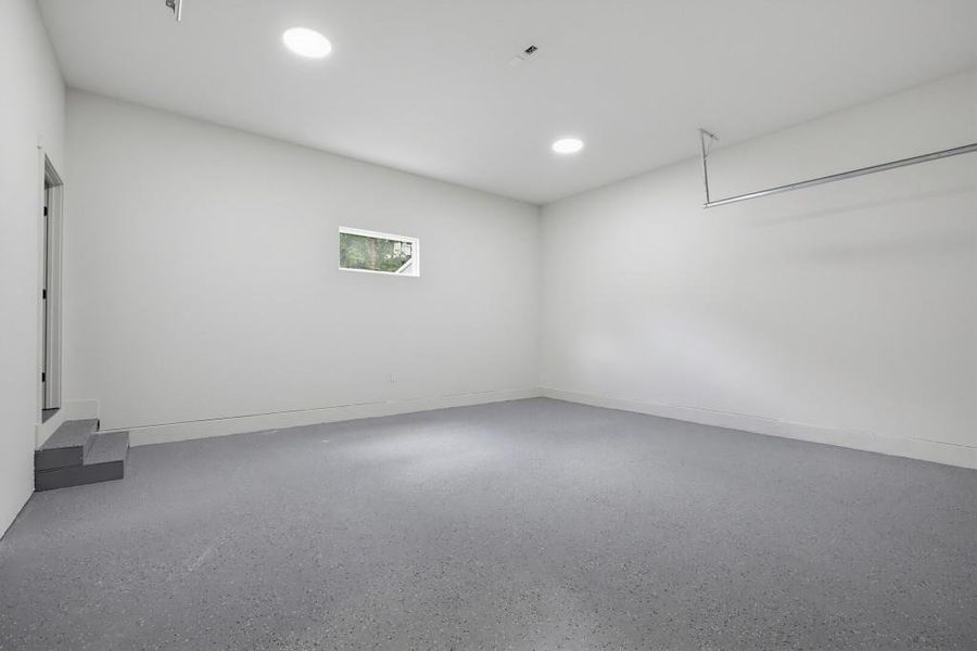 Spacious, unfurnished interior of a new home in , Atlanta (Image 20).