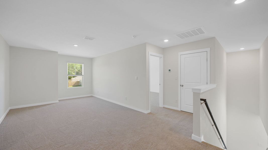 Spacious, unfurnished interior of a new home in Owensby Farms, Dayton (Image 23).