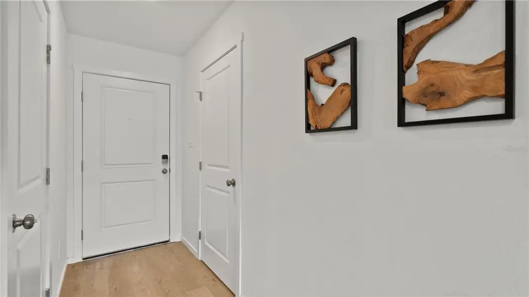 Spacious, unfurnished interior of a new home in , Davenport (Image 21).