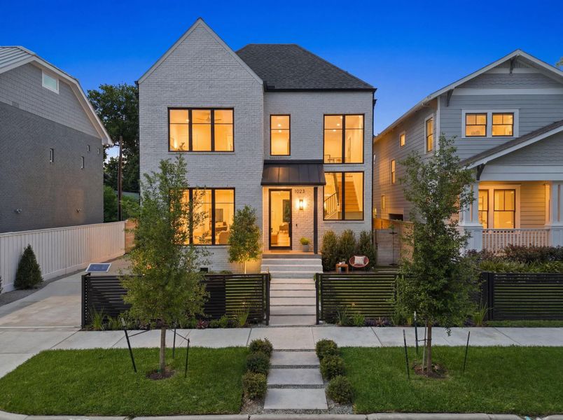 Beautifully designed Woodland Heights residence showcasing timeless curb appeal and sophisticated modern finishes. Beautifully designed Woodland Heights residence showcasing timeless curb appeal and sophisticated modern finishes.