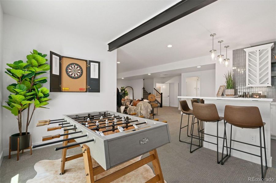 Plenty of space for entertaining!!