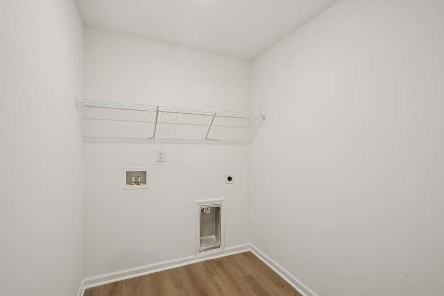 Spacious, unfurnished interior of a new home in Eastlyn Crossing, Flowery Branch (Image 13).