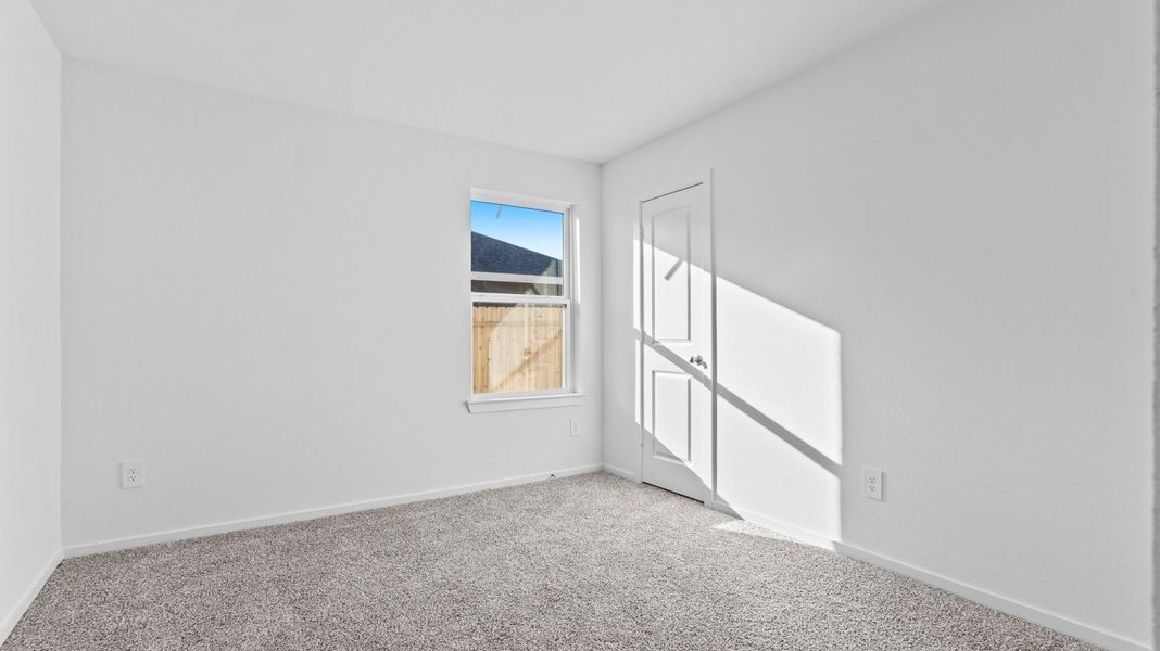 Spacious, unfurnished interior of a new home in Caldwell Crossing, Iowa Colony (Image 19). Spacious, unfurnished interior of a new home in Caldwell Crossing, Iowa Colony (Image 19).