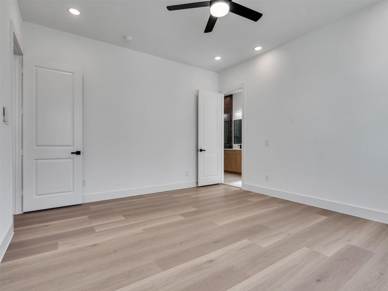 Spacious, unfurnished interior of a new home in , Houston (Image 33).