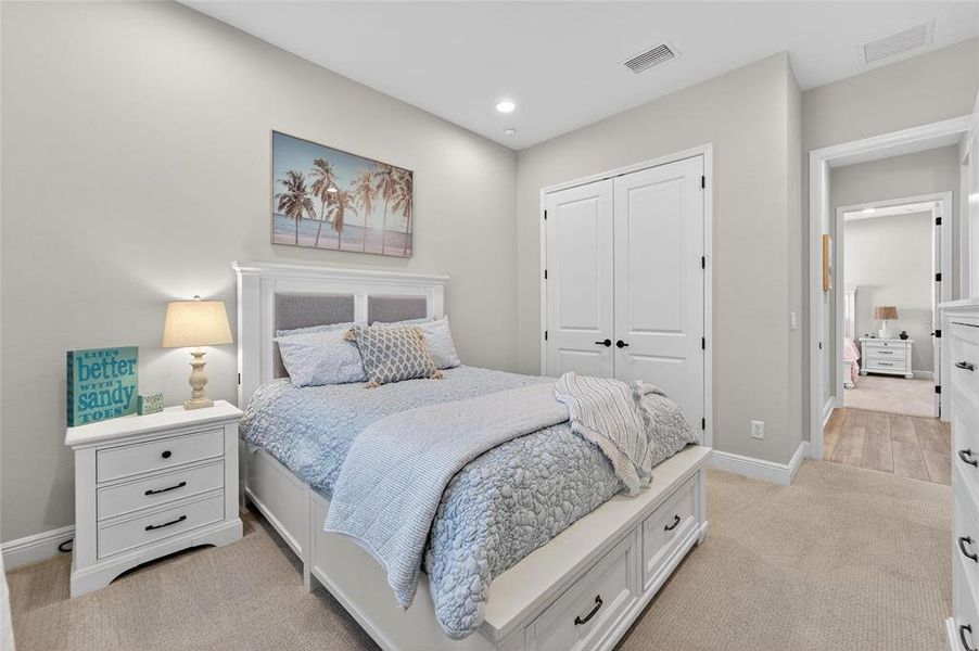 Furnished interior view inside a new home in Creek Ridge Preserve, Lithia (Image 46). Furnished interior view inside a new home in Creek Ridge Preserve, Lithia (Image 46).