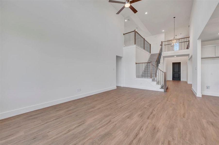 Spacious, unfurnished interior of a new home in Chaparral Park, Oak Point (Image 29).