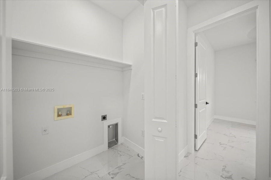 Spacious, unfurnished interior of a new home in , Cape Coral (Image 50). Spacious, unfurnished interior of a new home in , Cape Coral (Image 50).