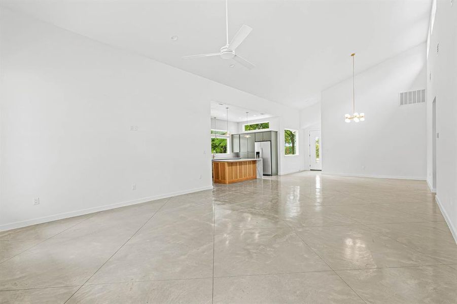 Spacious, unfurnished interior of a new home in , Paradise (Image 15).