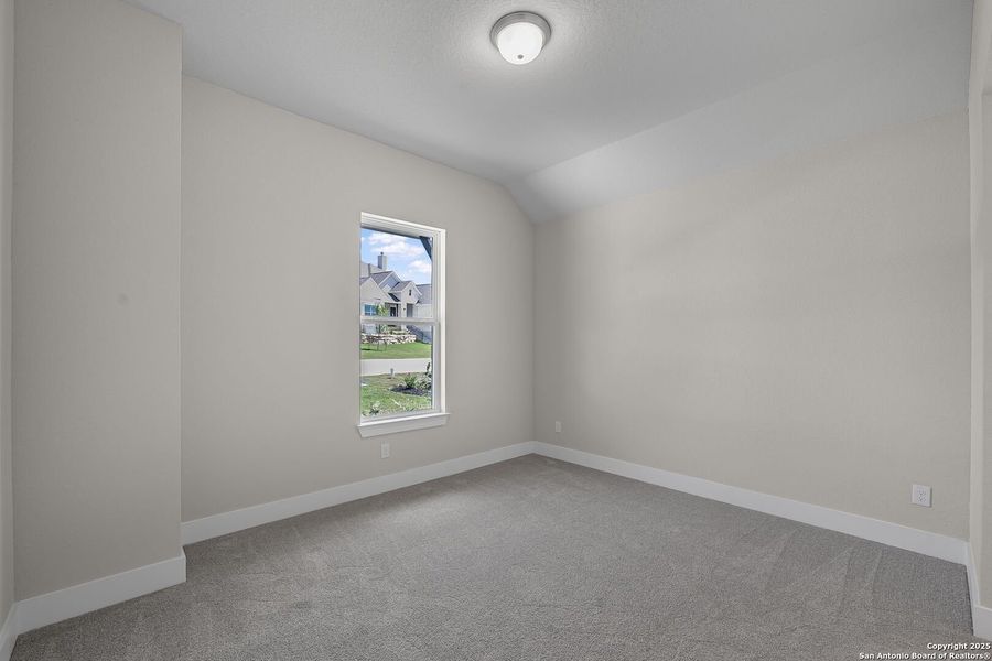 Spacious, unfurnished interior of a new home in Arbors at Fair Oaks, Fair Oaks Ranch (Image 25).