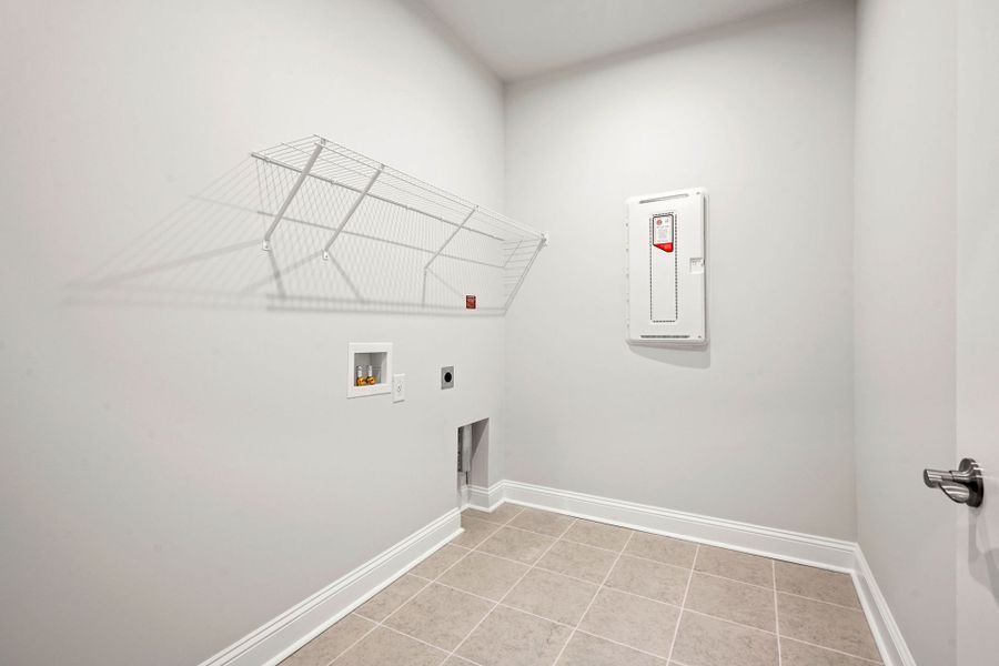 Spacious, unfurnished interior of a new home in Waterways, Richmond Hill (Image 25).