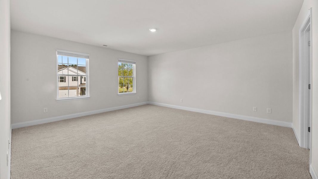 Spacious, unfurnished interior of a new home in Tyler - Home on the Lake, New Bern (Image 17). Spacious, unfurnished interior of a new home in Tyler - Home on the Lake, New Bern (Image 17).