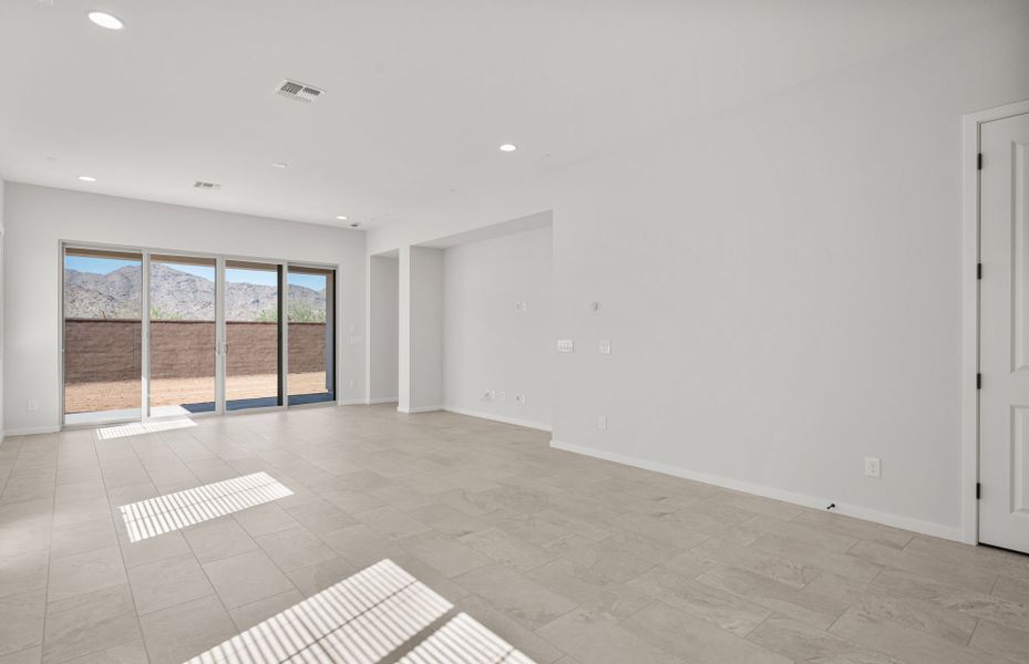 Spacious, unfurnished interior of a new home in Regent Hills - Meadow Series, Buckeye (Image 20).