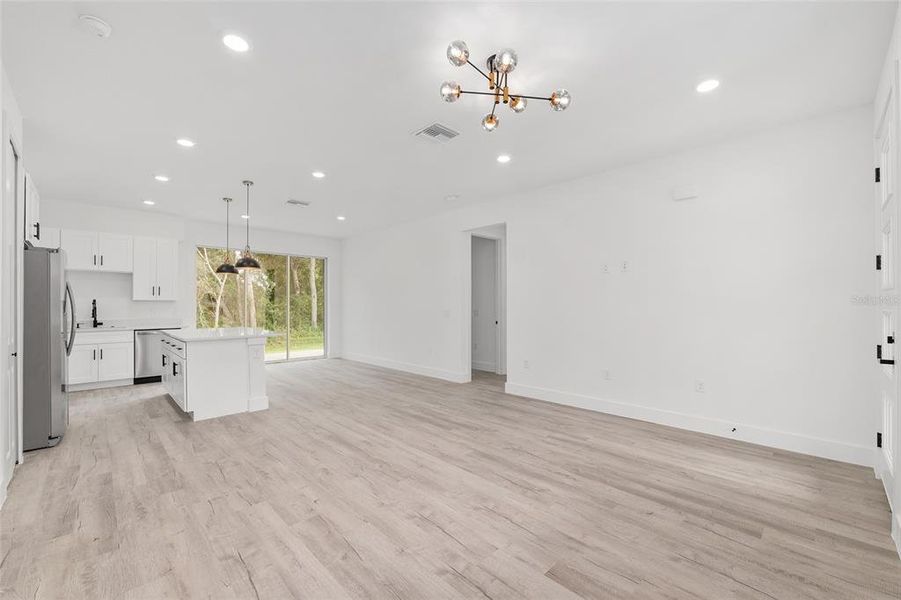Spacious, unfurnished interior of a new home in , Ocala (Image 18).