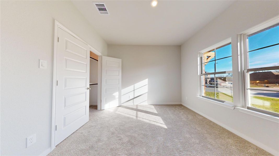 Spacious, unfurnished interior of a new home in Lexington Heights 50', Willis (Image 29).