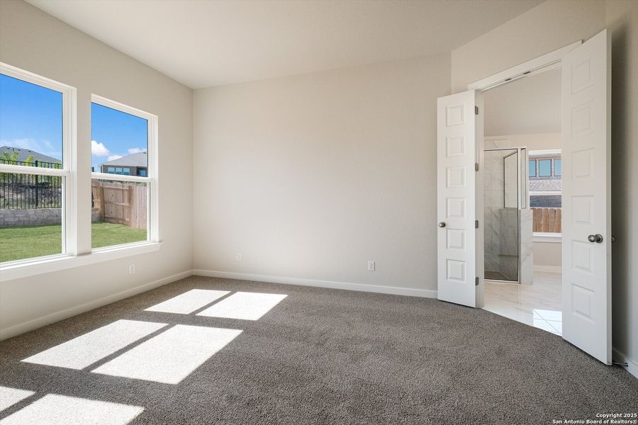 Spacious, unfurnished interior of a new home in Meyer Ranch, New Braunfels (Image 30). Spacious, unfurnished interior of a new home in Meyer Ranch, New Braunfels (Image 30).