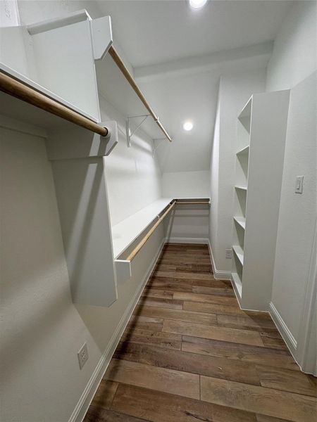 Spacious, unfurnished interior of a new home in , Conroe (Image 15).