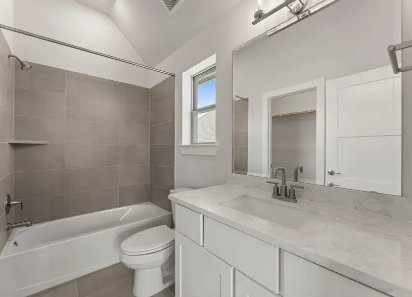 Furnished interior view inside a new home in Fulshear Lakes 70’s, Fulshear (Image 8). Furnished interior view inside a new home in Fulshear Lakes 70’s, Fulshear (Image 8).