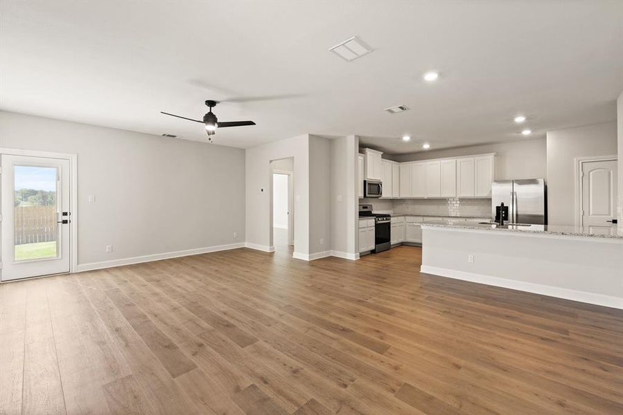 Spacious, unfurnished interior of a new home in Princeton Heights, Princeton (Image 6).