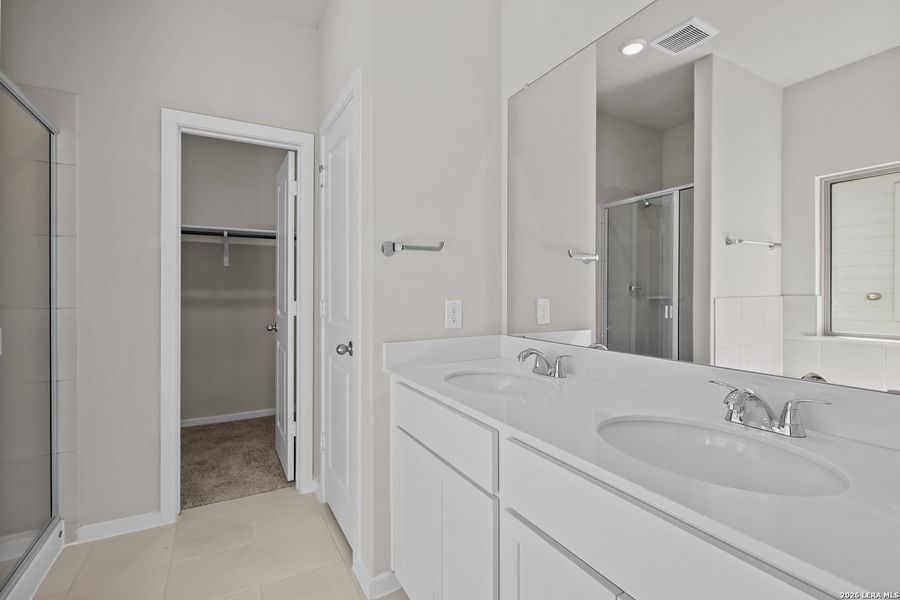 Furnished interior view inside a new home in Summerlin, San Antonio (Image 10).
