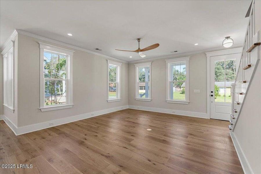 Spacious, unfurnished interior of a new home in , Beaufort (Image 13).