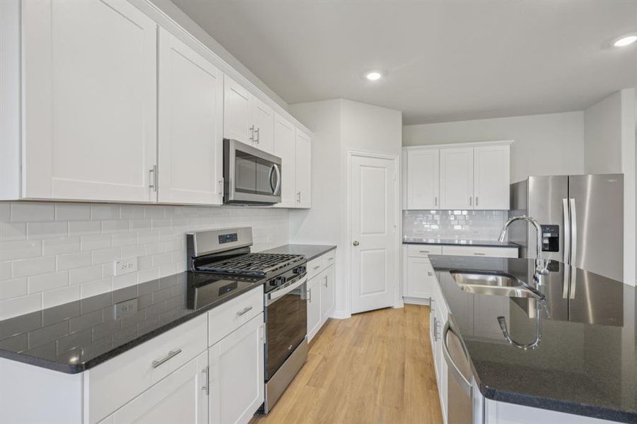 Furnished interior view inside a new home in River Ridge, Crandall (Image 17). Furnished interior view inside a new home in River Ridge, Crandall (Image 17).