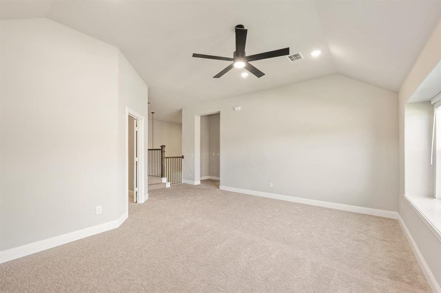 Spacious, unfurnished interior of a new home in Triple Diamond Ranch, Mansfield (Image 25). Spacious, unfurnished interior of a new home in Triple Diamond Ranch, Mansfield (Image 25).