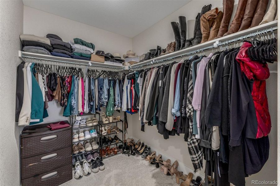 Huge Walk in Closet Huge Walk in Closet