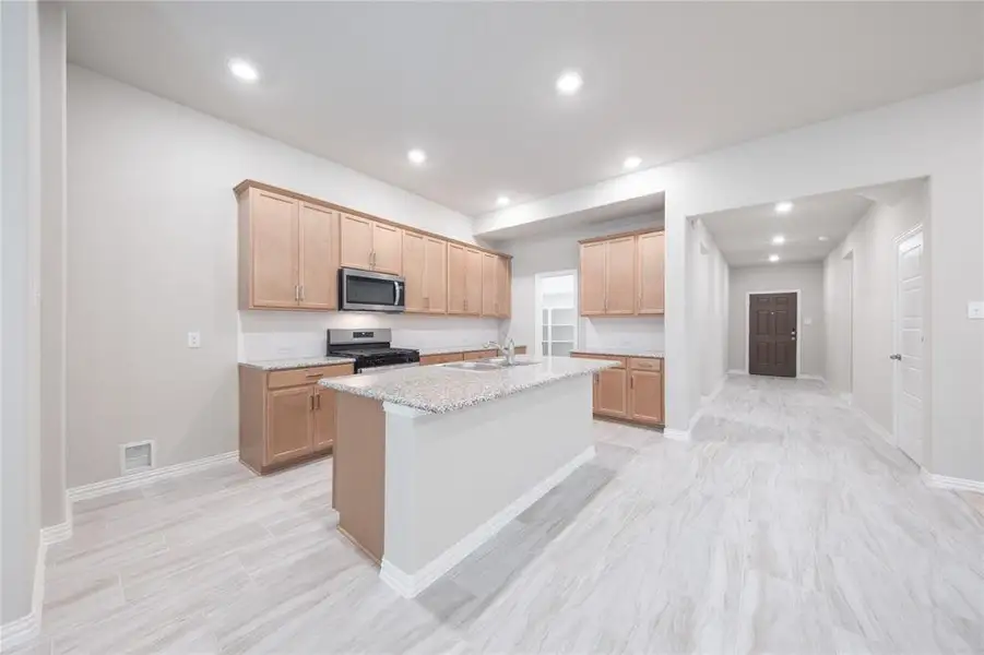 Furnished interior view inside a new home in Lake Pointe: Lake Pointe at Paloma Creek, Little Elm (Image 8).