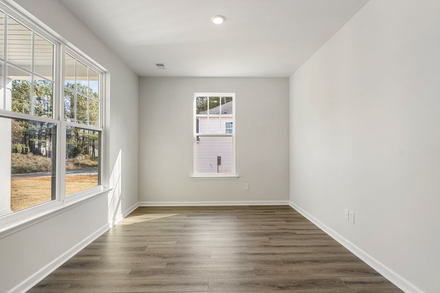 Spacious, unfurnished interior of a new home in Landing at Pine Lake, Anderson (Image 16).