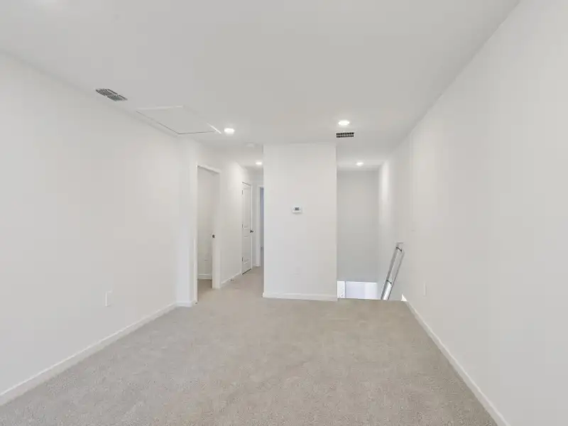 Spacious, unfurnished interior of a new home in Cypress Meadows - The Villas, Jacksonville (Image 10).