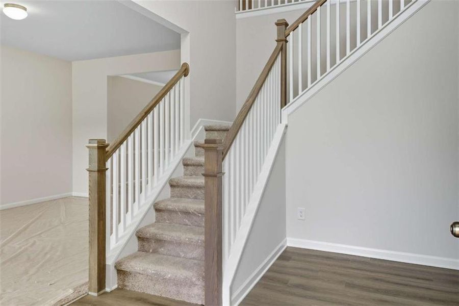 Spacious, unfurnished interior of a new home in Creekside Landing, Dallas (Image 31).