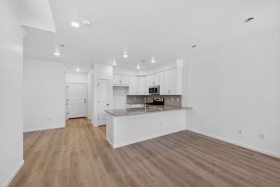 Furnished interior view inside a new home in Parterre, Thornton (Image 5).