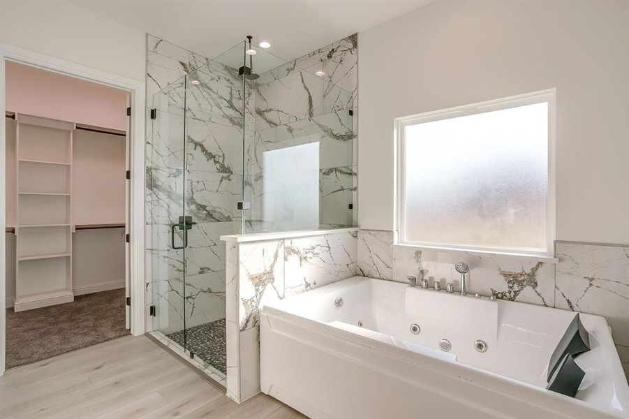 Furnished interior view inside a new home in , Grandview (Image 12).