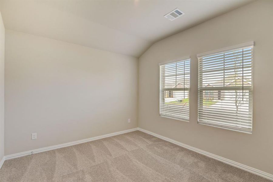 Spacious, unfurnished interior of a new home in Stratton Place, Greenville (Image 27).