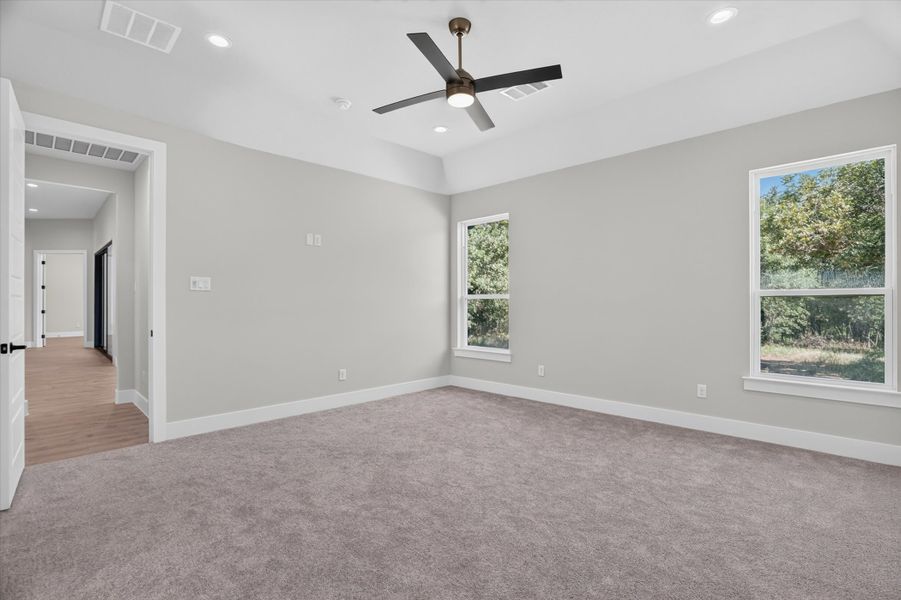 Spacious, unfurnished interior of a new home in Cartwright Ranch, Weatherford (Image 31). Spacious, unfurnished interior of a new home in Cartwright Ranch, Weatherford (Image 31).