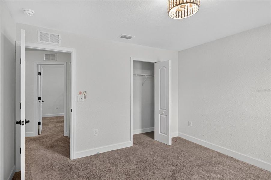 Spacious, unfurnished interior of a new home in , Sebring (Image 33).