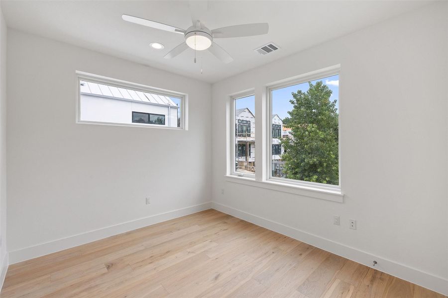 Spacious, unfurnished interior of a new home in , Austin (Image 18).