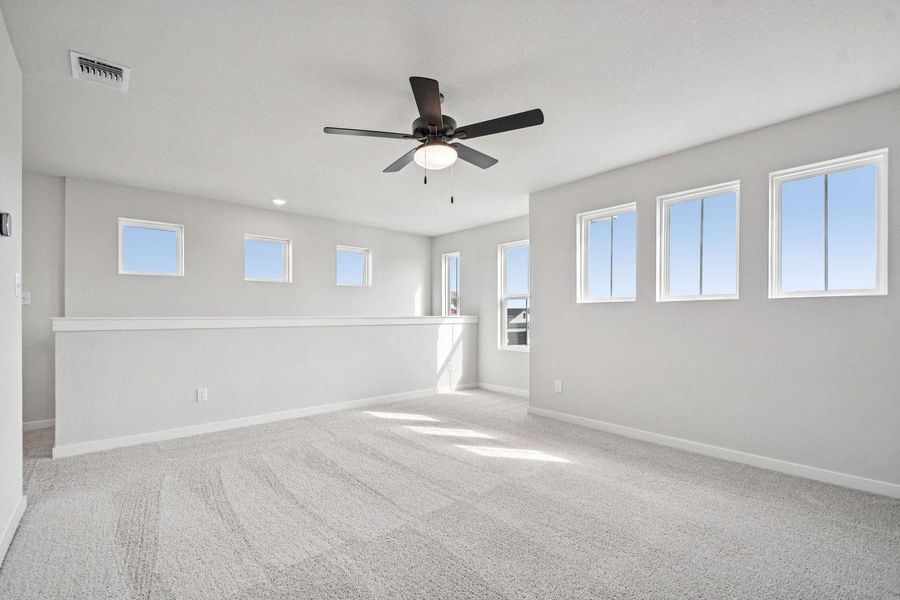 Spacious, unfurnished interior of a new home in Avery Centre, Round Rock (Image 18).