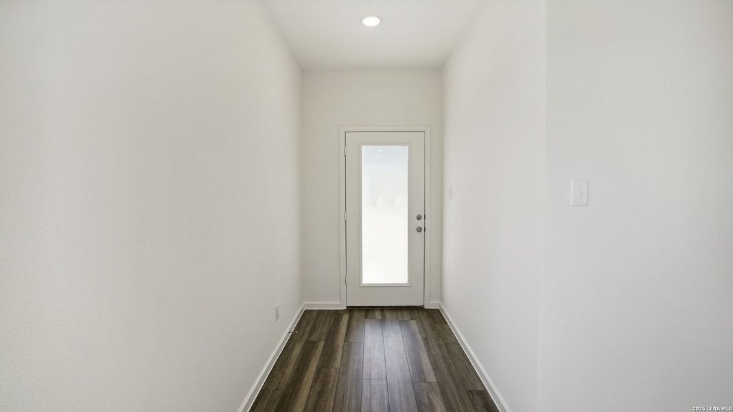 Spacious, unfurnished interior of a new home in Roosevelt Heights, San Antonio (Image 26).