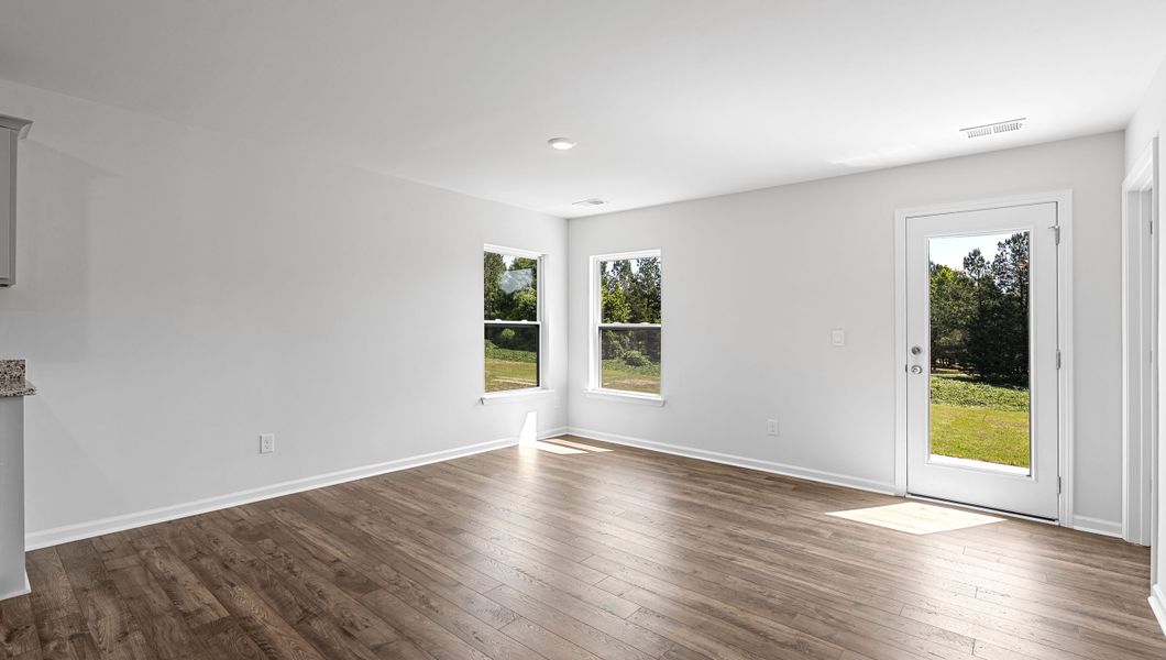 Spacious, unfurnished interior of a new home in Harper Ridge, Roebuck (Image 19).