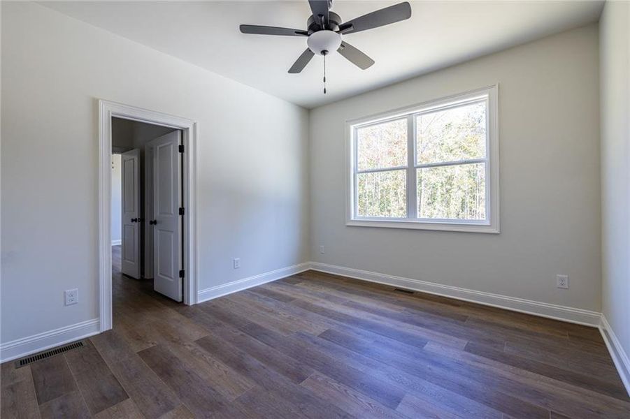 Spacious, unfurnished interior of a new home in , Dallas (Image 29).