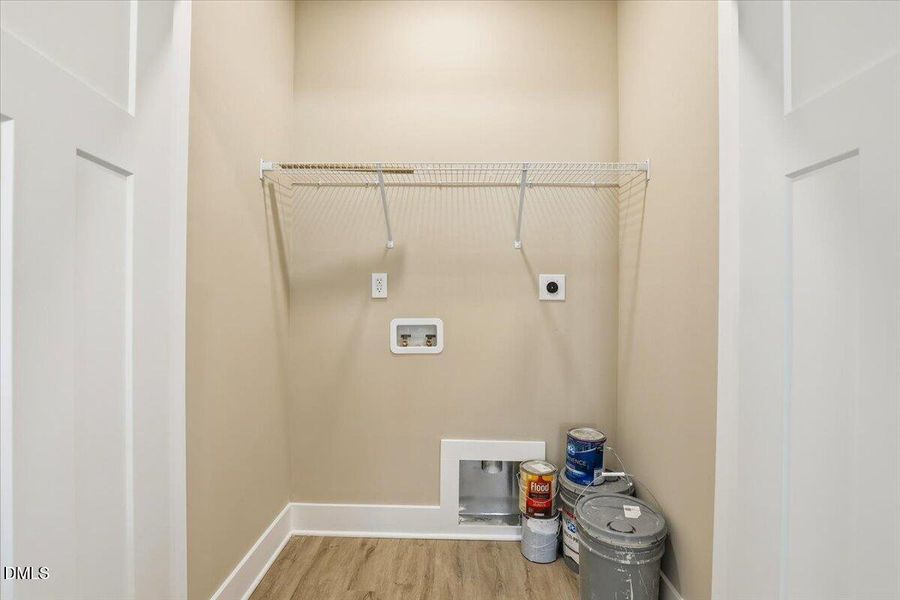 33-131 Dauphine St-33