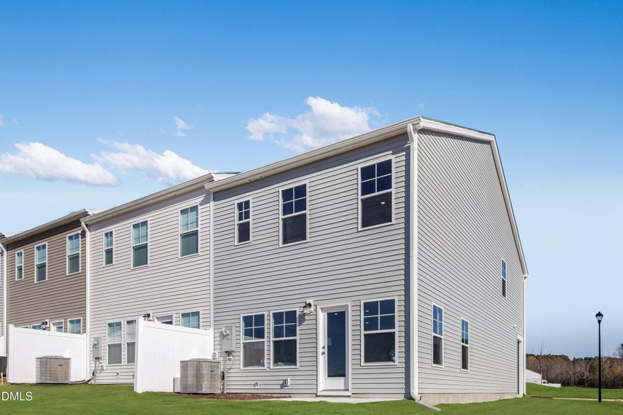 SUN_CaitlinCrossing_Pic_130Florida-02 SUN_CaitlinCrossing_Pic_130Florida-02