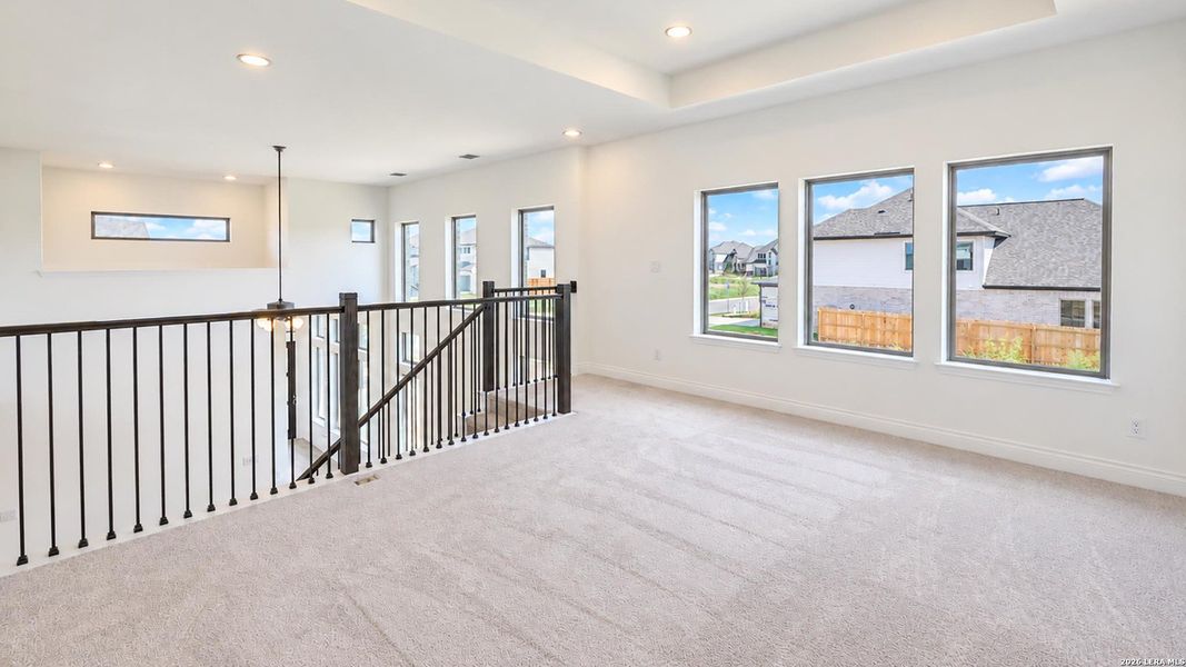 Spacious, unfurnished interior of a new home in Legacy at Lake Dunlap, New Braunfels (Image 20).