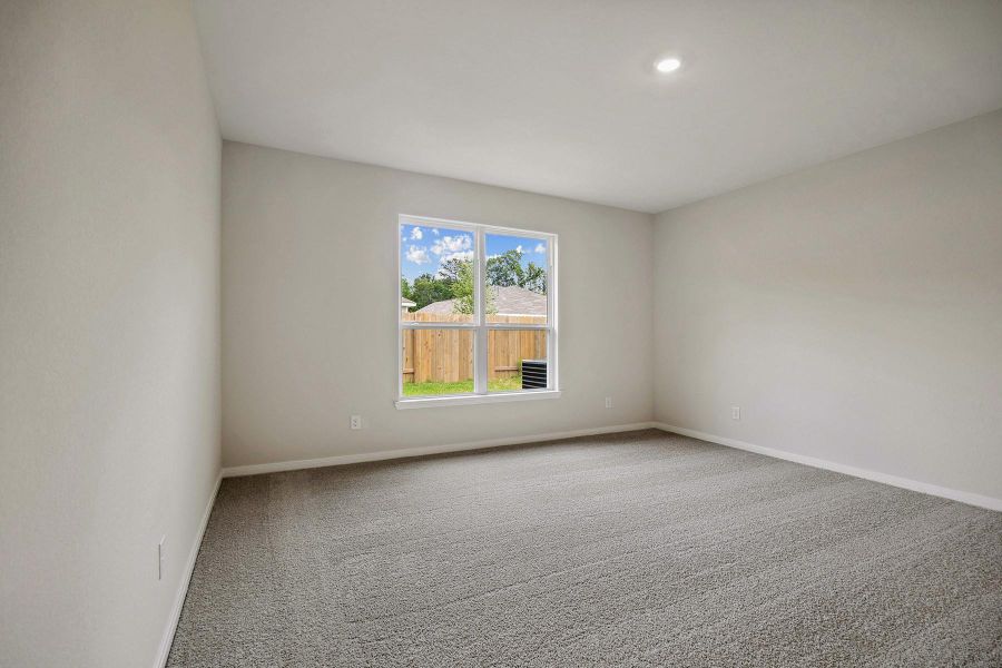 Spacious, unfurnished interior of a new home in Trails at Cochran Ranch, Waller (Image 6).