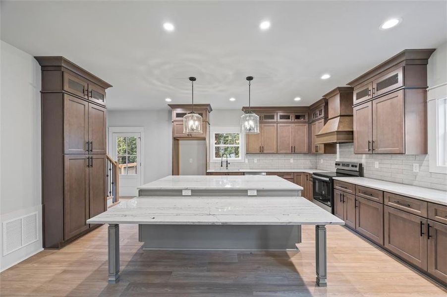Furnished interior view inside a new home in , Monroe (Image 47).