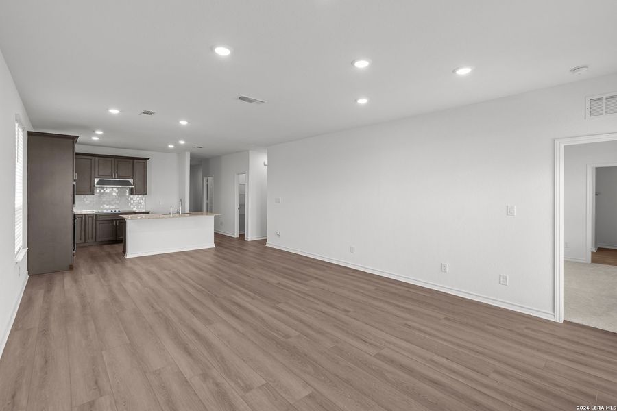 Spacious, unfurnished interior of a new home in Nopal Valley, San Antonio (Image 28). Spacious, unfurnished interior of a new home in Nopal Valley, San Antonio (Image 28).