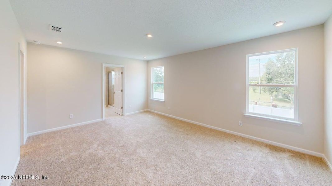 Spacious, unfurnished interior of a new home in Sandridge Hills, Green Cove Springs (Image 8).